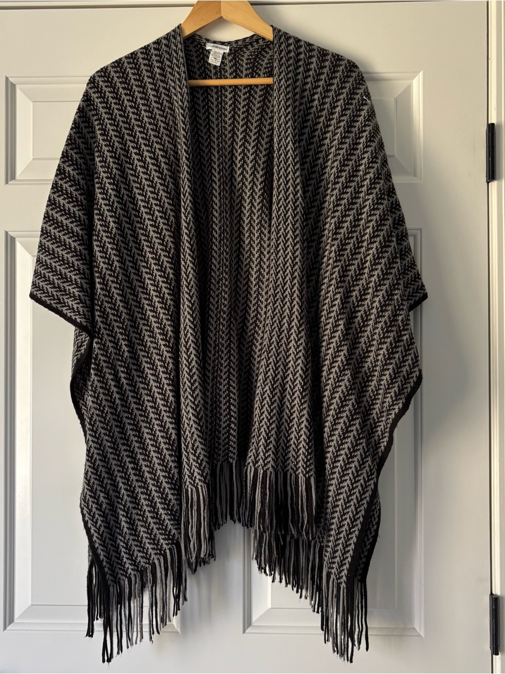 croft & barrow Black and Gray Herringbone Fringe Wrap